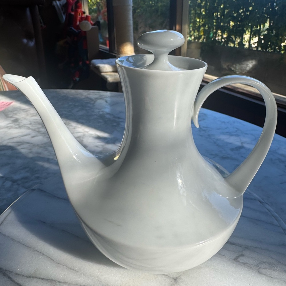 White teapot by Espana Blanca Block Bidasoa